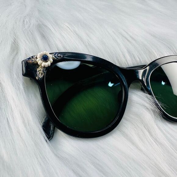 Vintage 1950’s Cat Eye Sunglasses with Flower Rhinestone Details Original Case main image 9